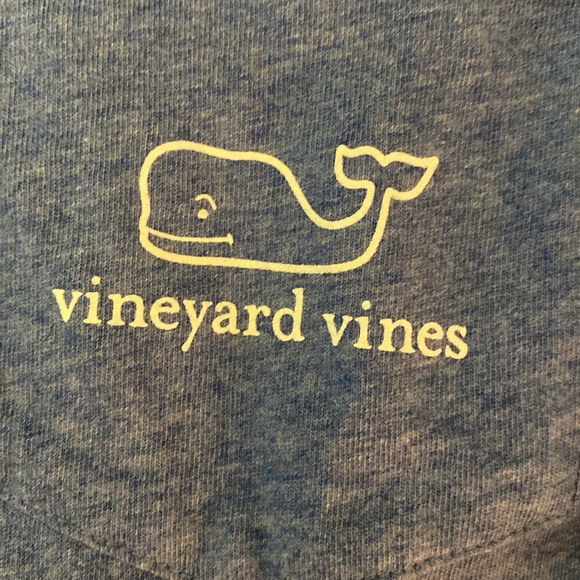 NWT men’s Vineyard Vines hooded shirt - Picture 2 of 5
